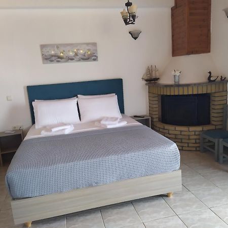 Number One Apartment Asprokklisi Екстериор снимка