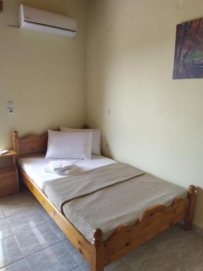 Number One Apartment Asprokklisi Екстериор снимка