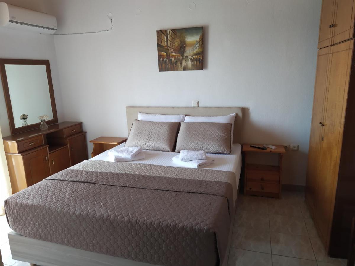 Number One Apartment Asprokklisi Екстериор снимка