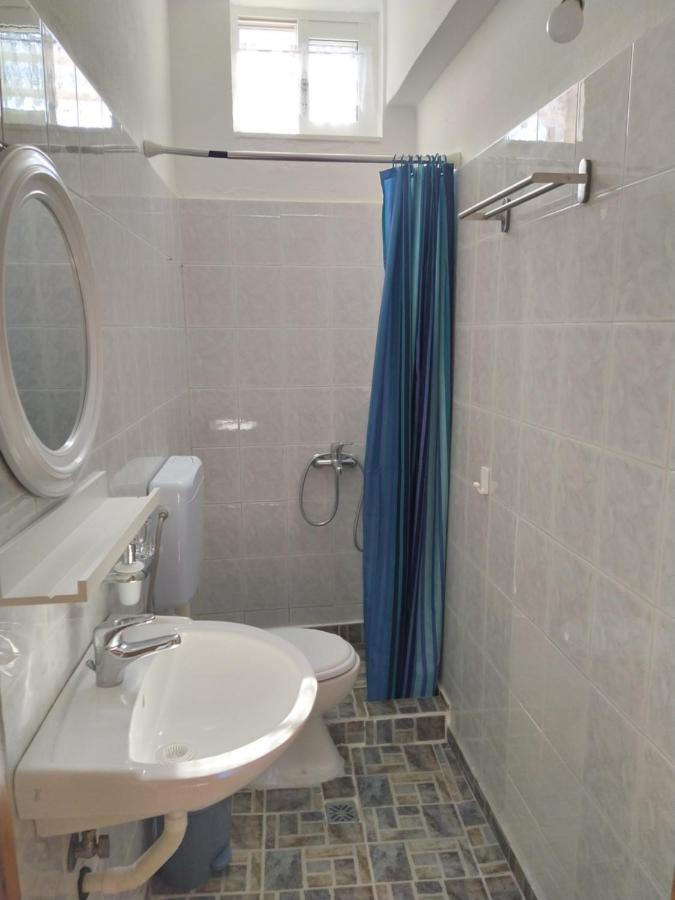Number One Apartment Asprokklisi Екстериор снимка
