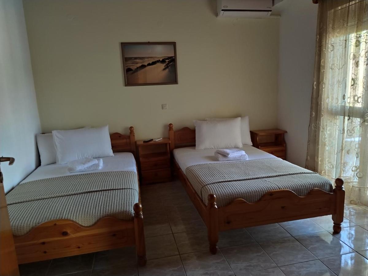 Number One Apartment Asprokklisi Екстериор снимка
