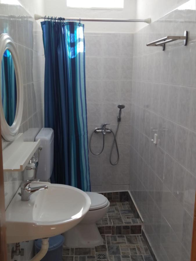 Number One Apartment Asprokklisi Екстериор снимка