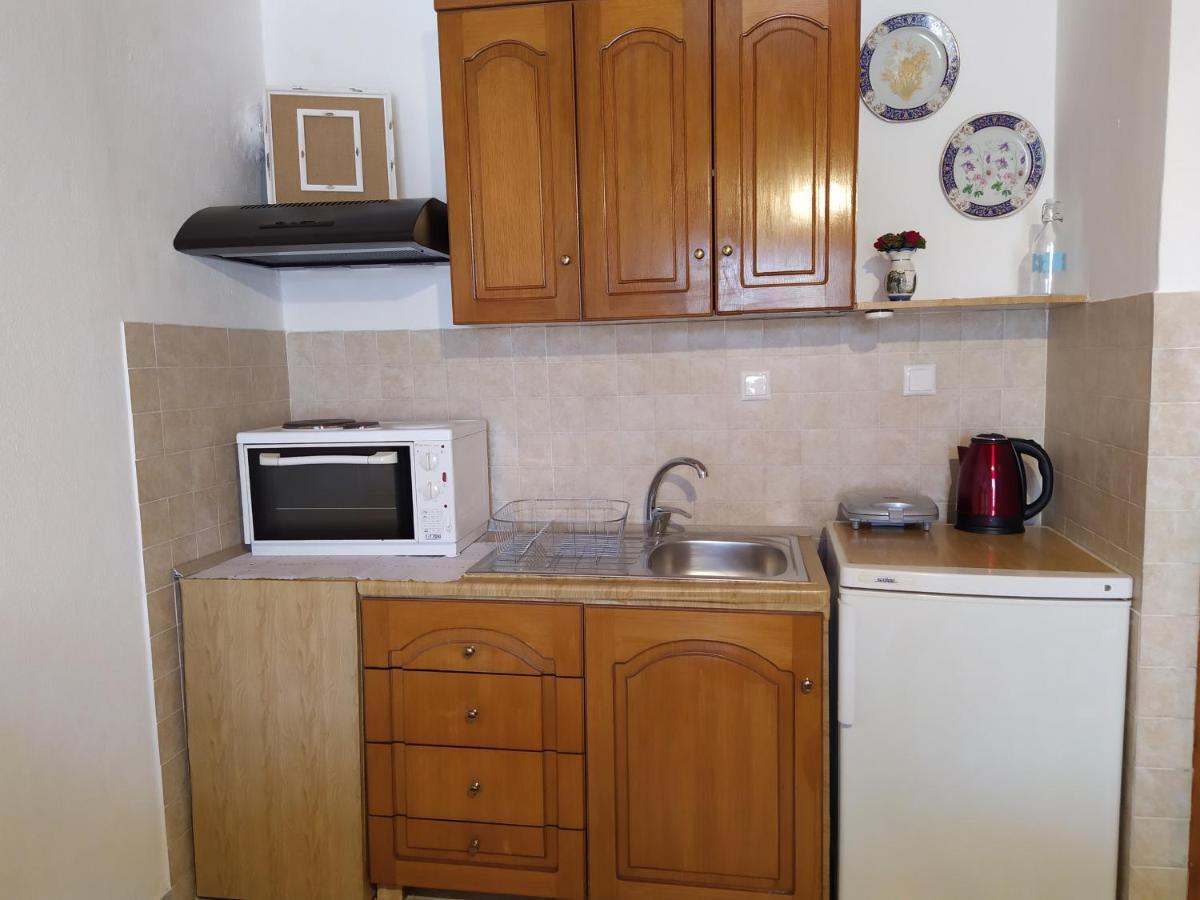 Number One Apartment Asprokklisi Екстериор снимка