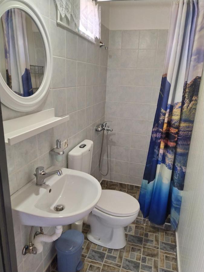 Number One Apartment Asprokklisi Екстериор снимка