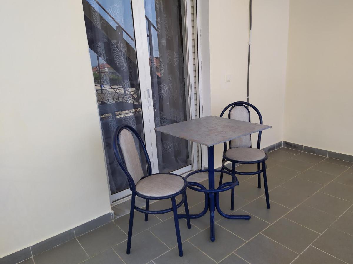 Number One Apartment Asprokklisi Екстериор снимка
