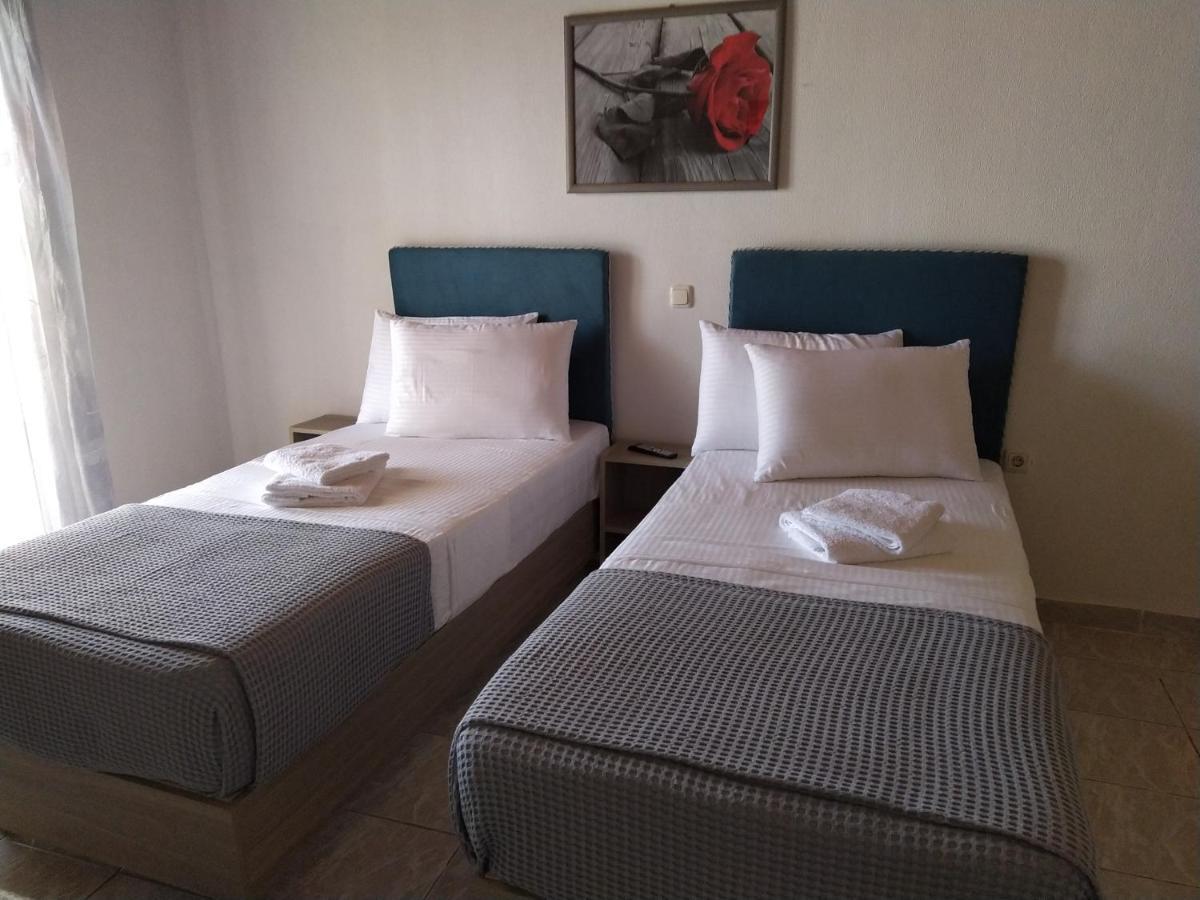 Number One Apartment Asprokklisi Екстериор снимка