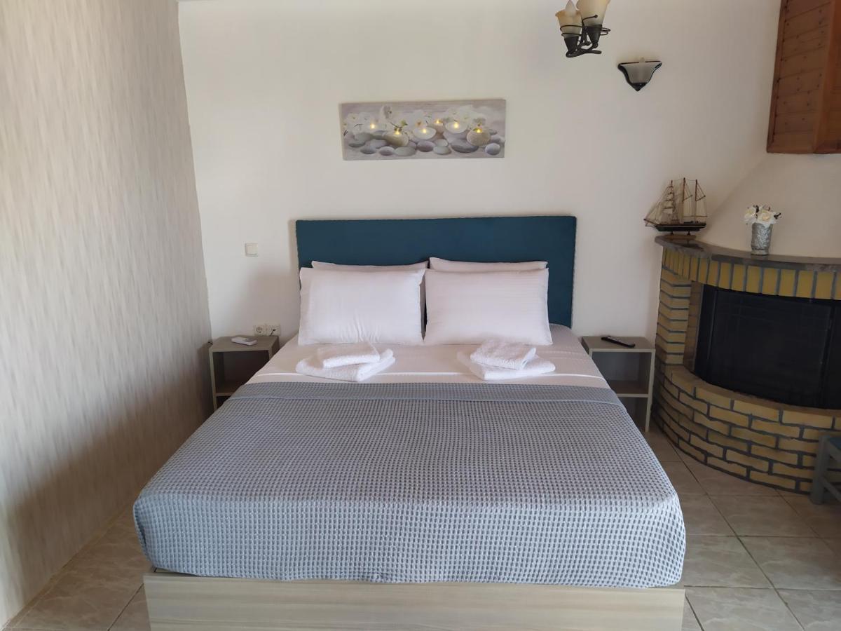 Number One Apartment Asprokklisi Екстериор снимка
